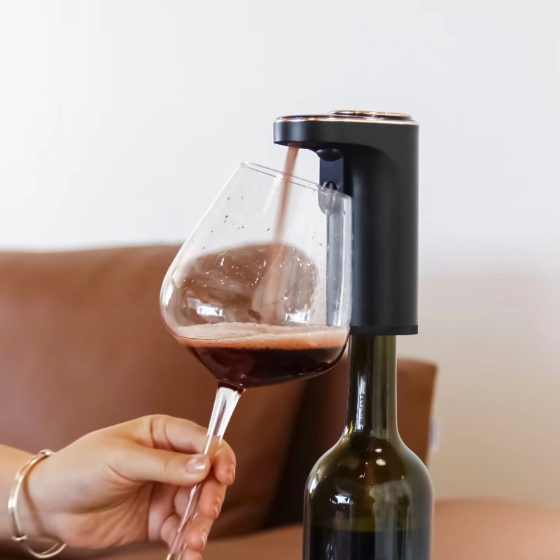 Elektryczny dozownik do wina B – Wine Aerator Pour recenzja i cena
